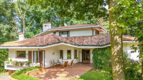 casa indipendente in vendita a Lesmo