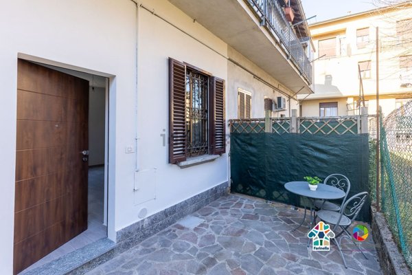 appartamento in vendita a Lesmo in zona Peregallo.