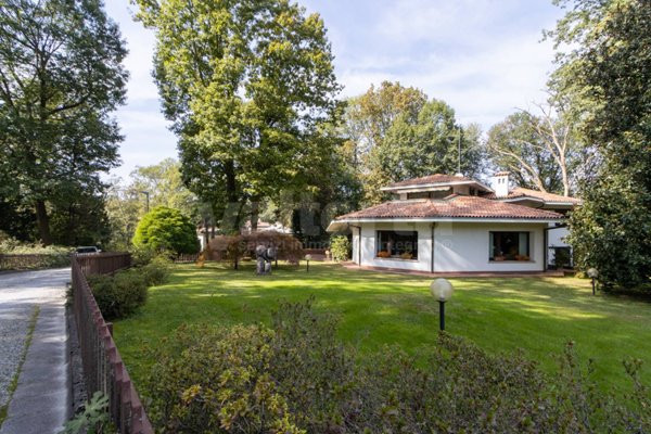 casa indipendente in vendita a Lesmo