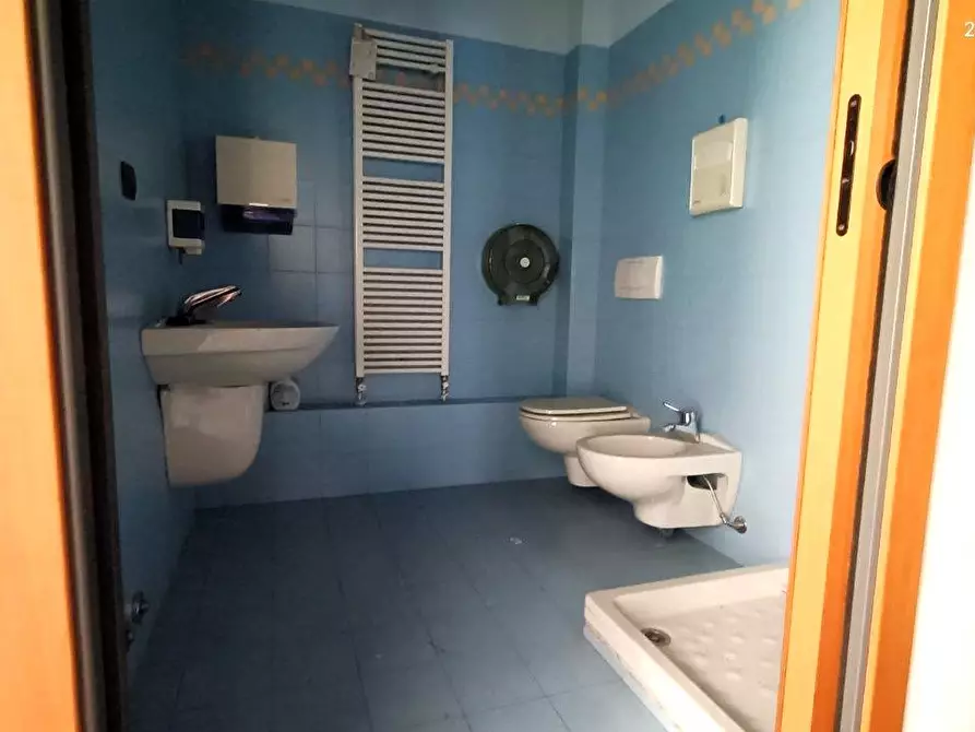 locale commerciale in vendita a Lesmo