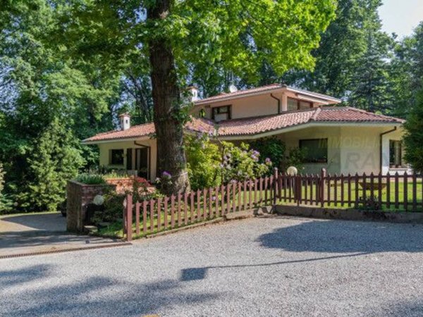 casa indipendente in vendita a Lesmo