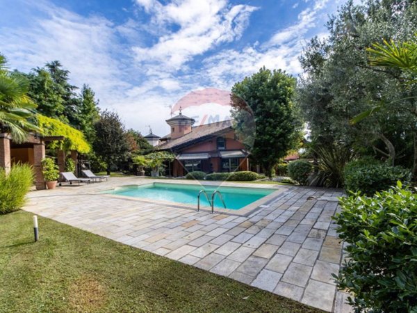 casa indipendente in vendita a Lesmo