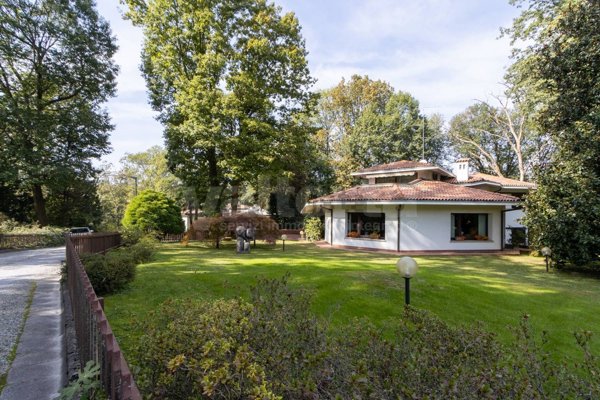 casa indipendente in vendita a Lesmo