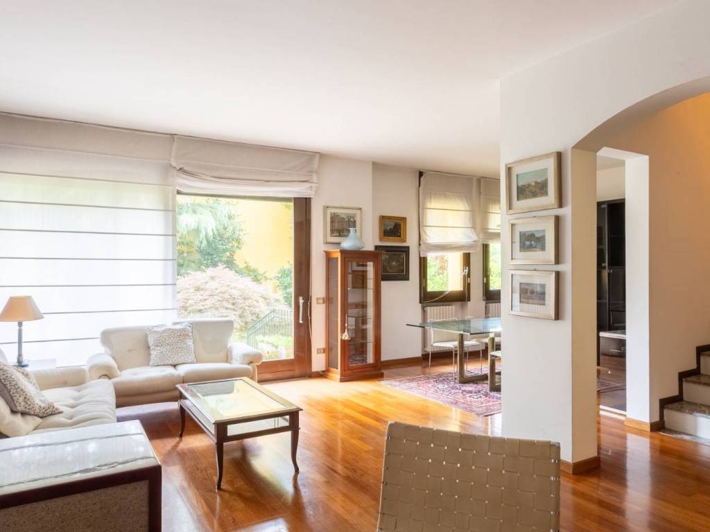 casa indipendente in vendita a Lesmo