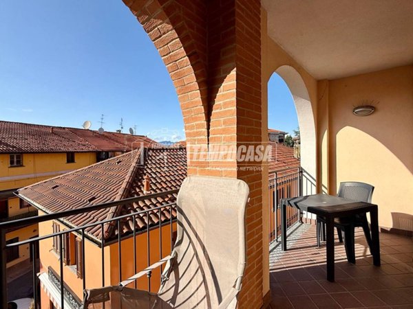 appartamento in vendita a Lesmo in zona California