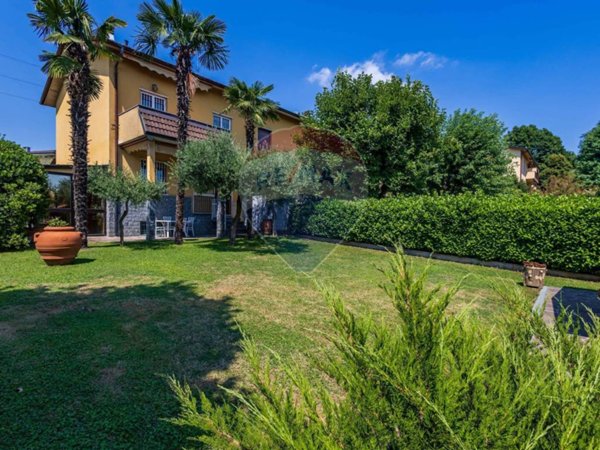 casa indipendente in vendita a Lesmo