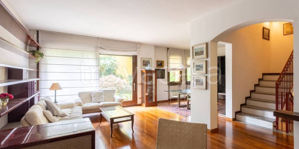 casa indipendente in vendita a Lesmo