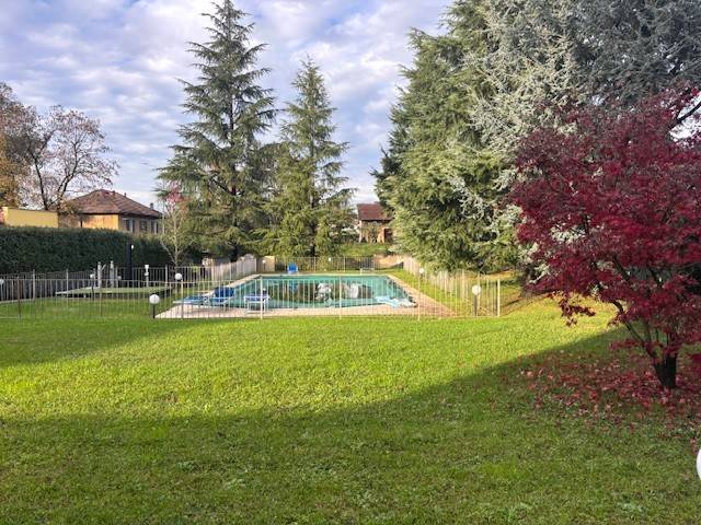 appartamento in vendita a Lesmo in zona Peregallo.