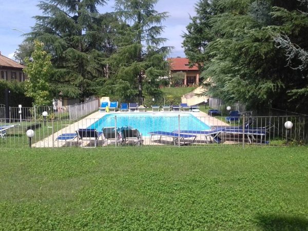 appartamento in vendita a Lesmo in zona Peregallo.