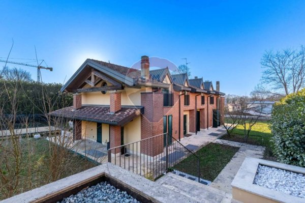 casa indipendente in vendita a Lesmo