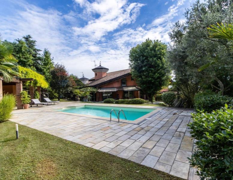 casa indipendente in vendita a Lesmo