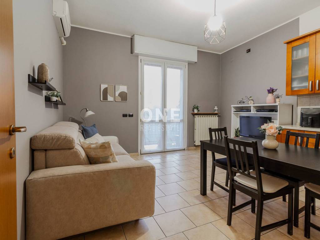 appartamento in vendita a Lesmo in zona Peregallo.