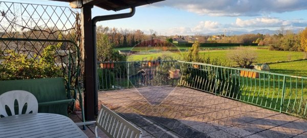 appartamento in vendita a Lesmo in zona California