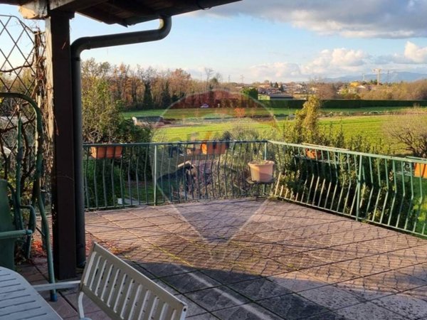 appartamento in vendita a Lesmo in zona California