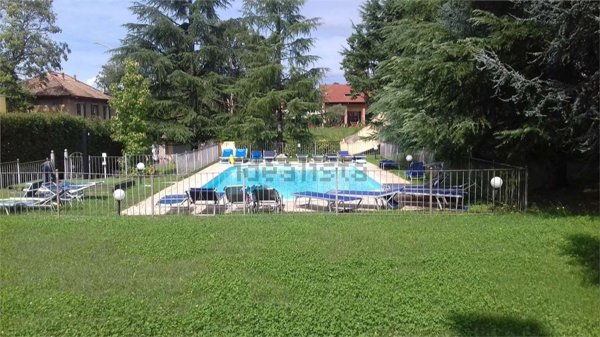 appartamento in vendita a Lesmo in zona Peregallo.