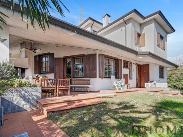 casa indipendente in vendita a Lesmo