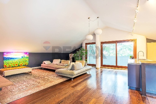 casa indipendente in vendita a Lesmo in zona Peregallo.