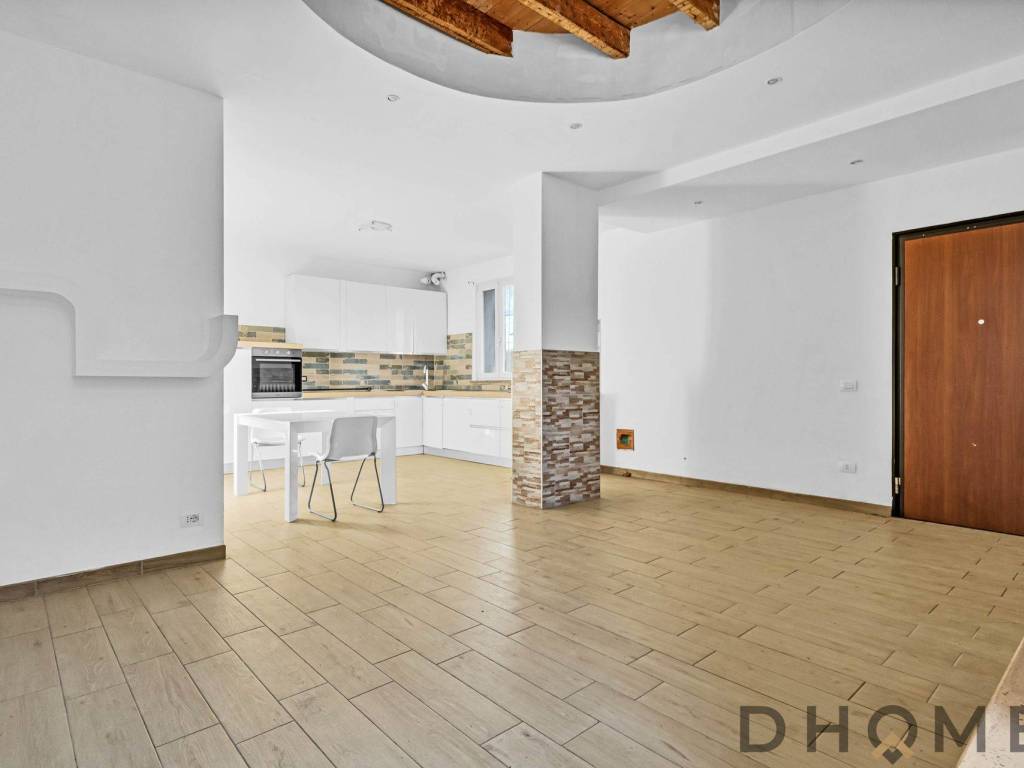 appartamento in vendita a Lesmo in zona Peregallo.