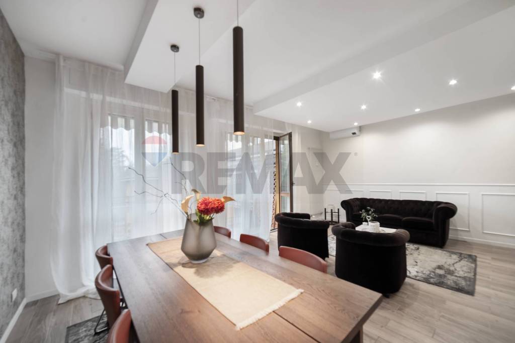 appartamento in vendita a Lesmo in zona Peregallo.