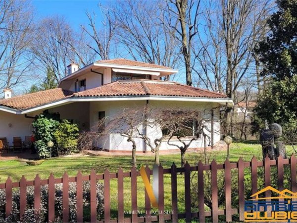 casa indipendente in vendita a Lesmo