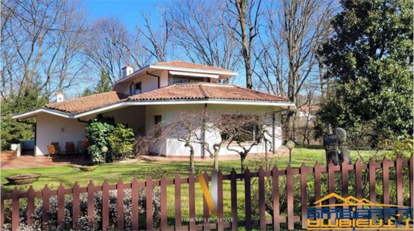 casa indipendente in vendita a Lesmo