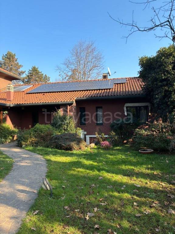 casa indipendente in vendita a Lesmo