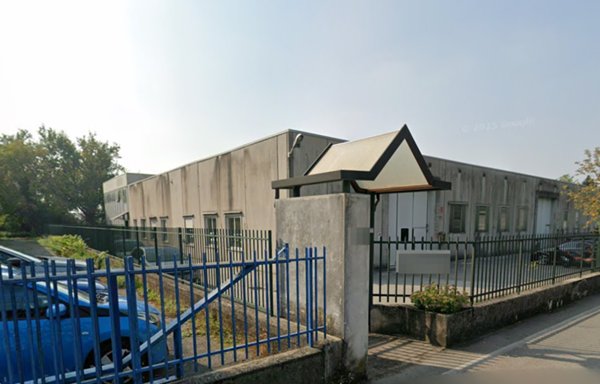 capannone in vendita a Lesmo