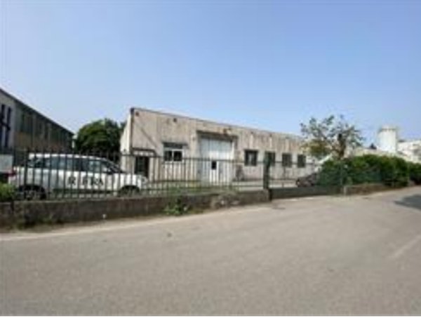 negozio in vendita a Lesmo