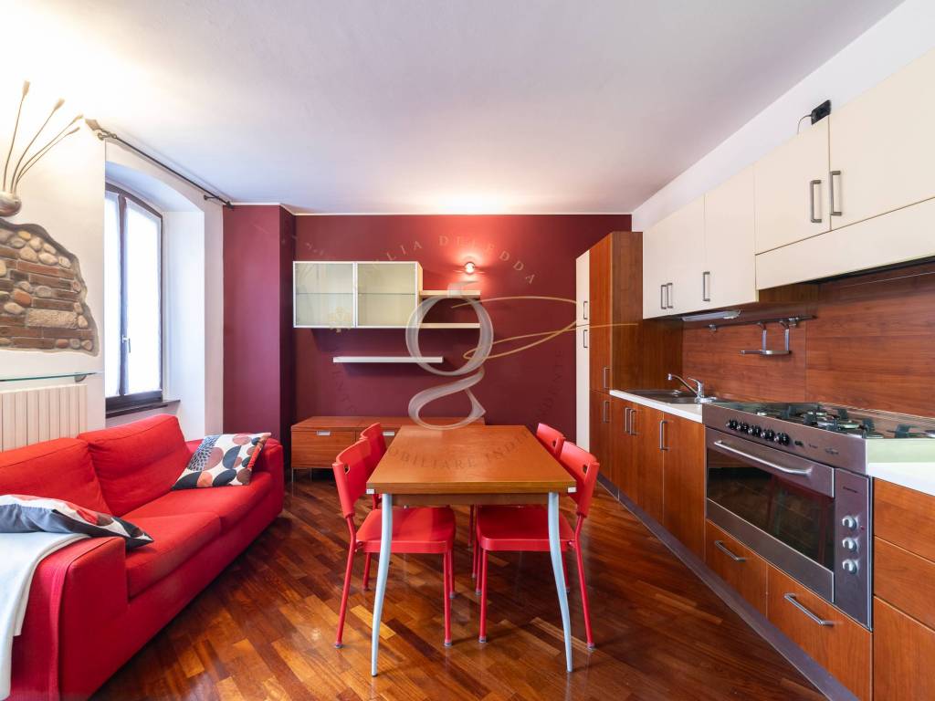 appartamento in vendita a Lesmo in zona Peregallo.