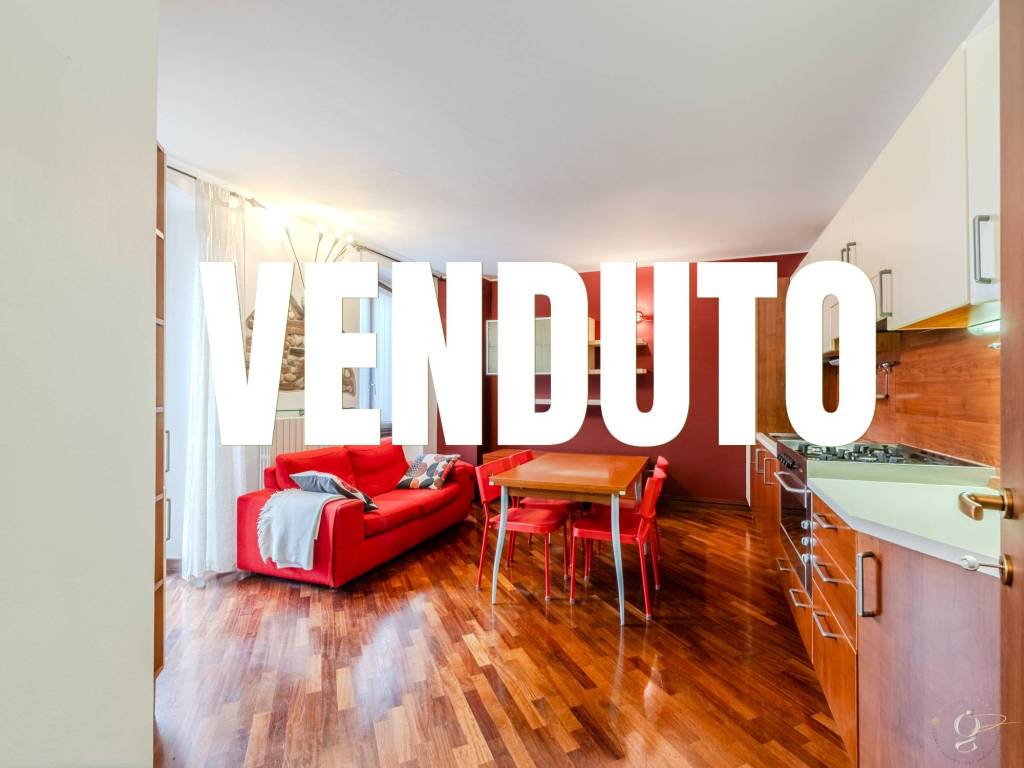 appartamento in vendita a Lesmo in zona Peregallo.