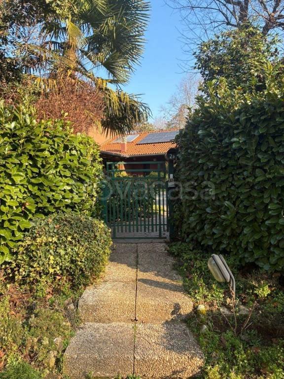 casa indipendente in vendita a Lesmo