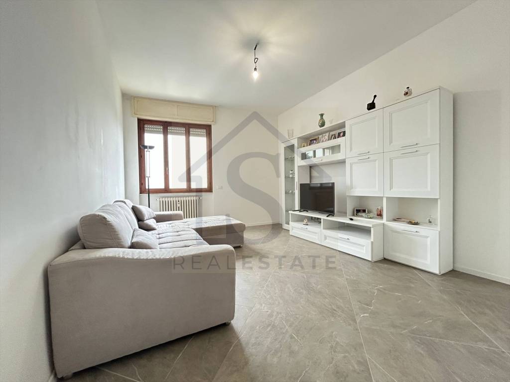 appartamento in vendita a Lesmo in zona Peregallo.