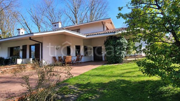 casa indipendente in vendita a Lesmo in zona California
