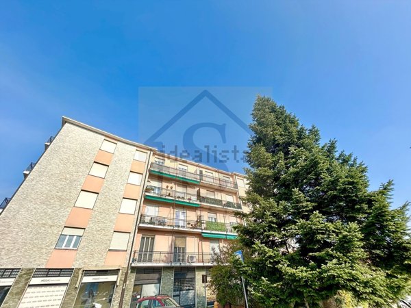 appartamento in vendita a Lesmo in zona Peregallo.