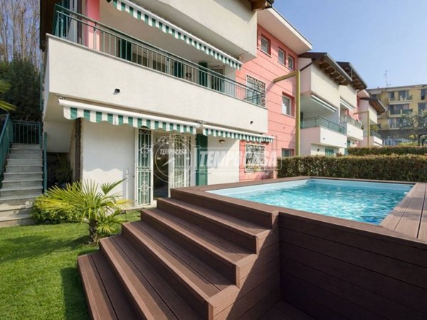 casa indipendente in vendita a Lesmo in zona Gerno