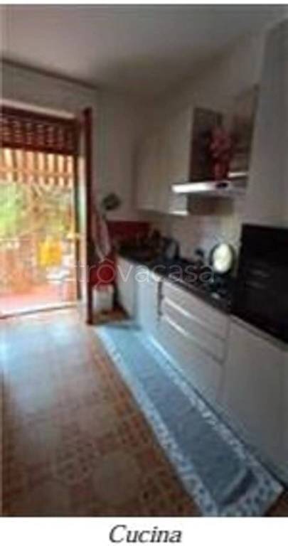 appartamento in vendita a Lesmo in zona Peregallo.