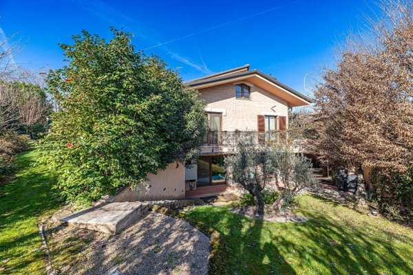 casa indipendente in vendita a Lesmo