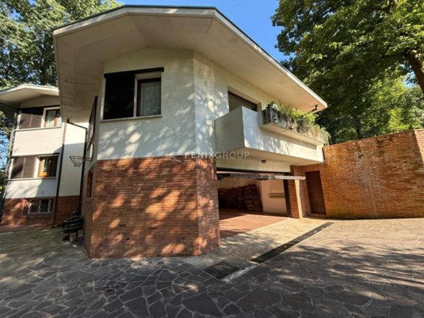 casa indipendente in vendita a Lesmo