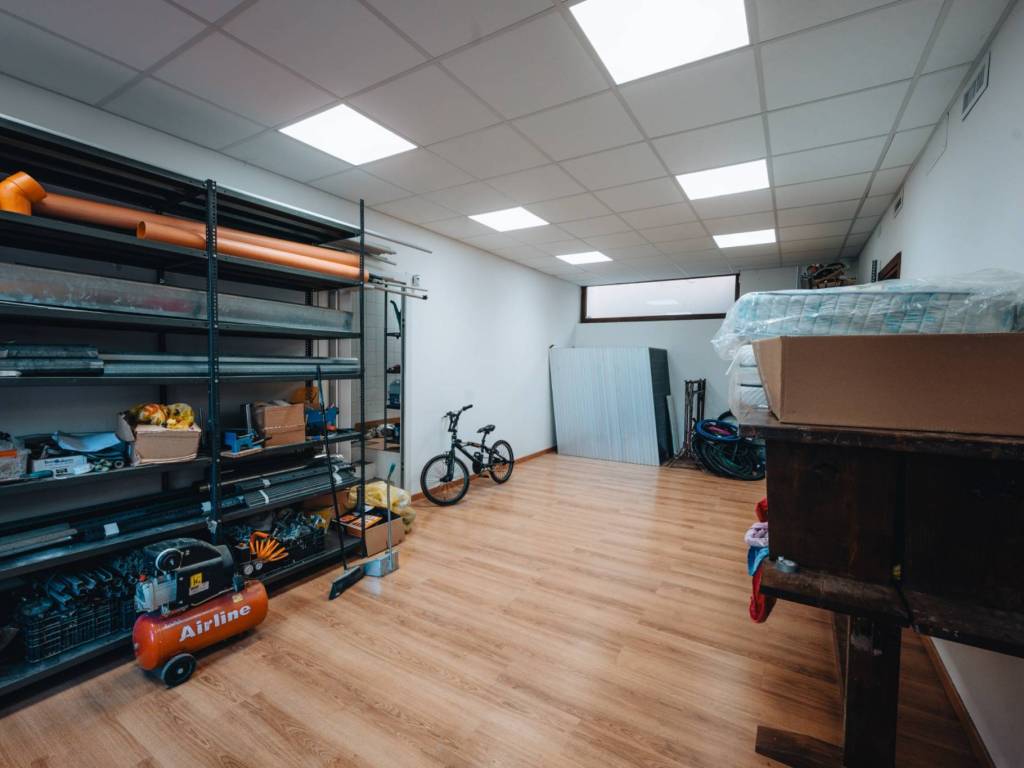 negozio in vendita a Lesmo