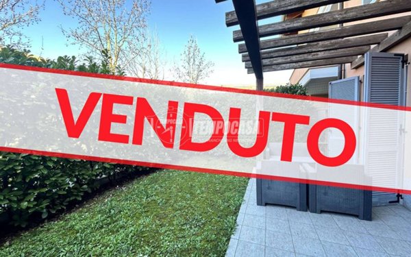 appartamento in vendita a Lesmo in zona California