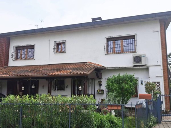 casa indipendente in vendita a Lesmo
