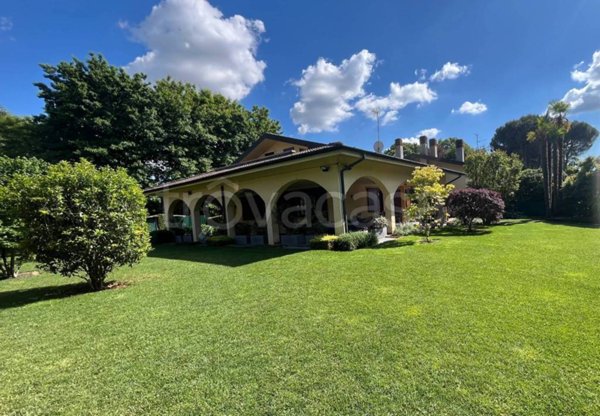 casa indipendente in vendita a Lesmo