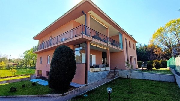 casa indipendente in vendita a Lesmo