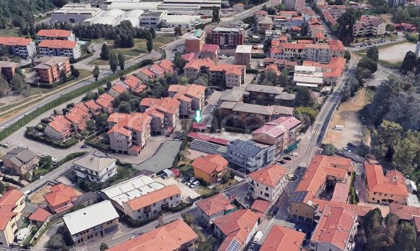 appartamento in vendita a Lesmo in zona Peregallo.
