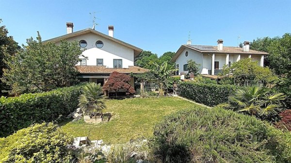 casa indipendente in vendita a Lesmo