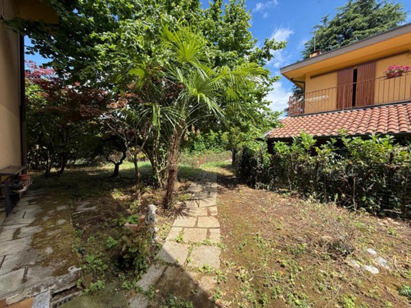 casa indipendente in vendita a Lesmo