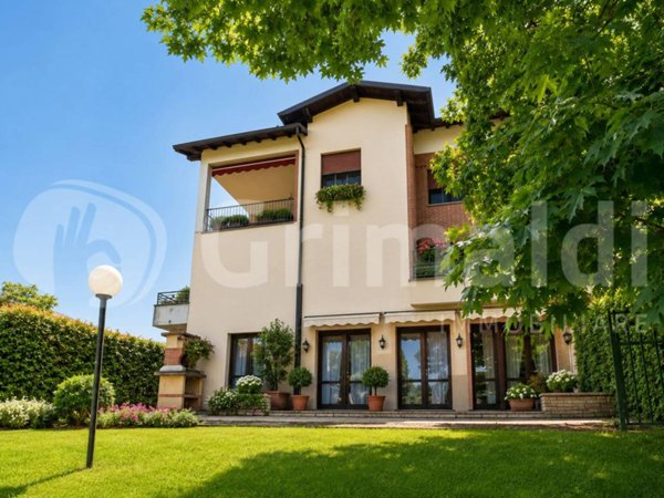 appartamento in vendita a Lesmo