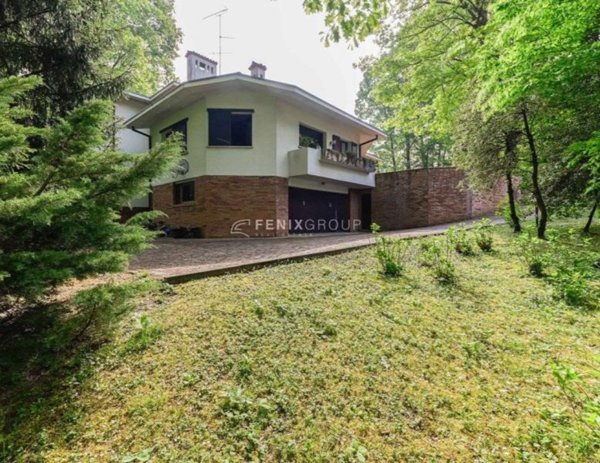 casa indipendente in vendita a Lesmo