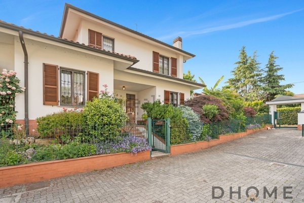 casa indipendente in vendita a Lesmo in zona California