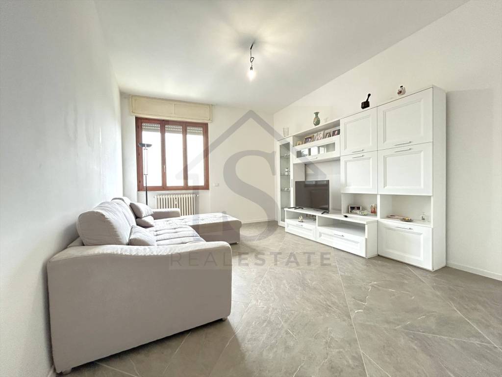 appartamento in vendita a Lesmo in zona Peregallo.